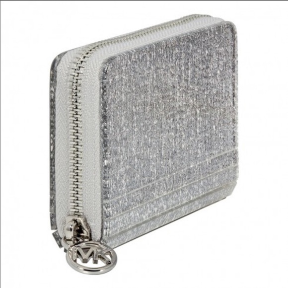 Michael Kors Handbags - Michael Kors hard case wallet silver cutest ever